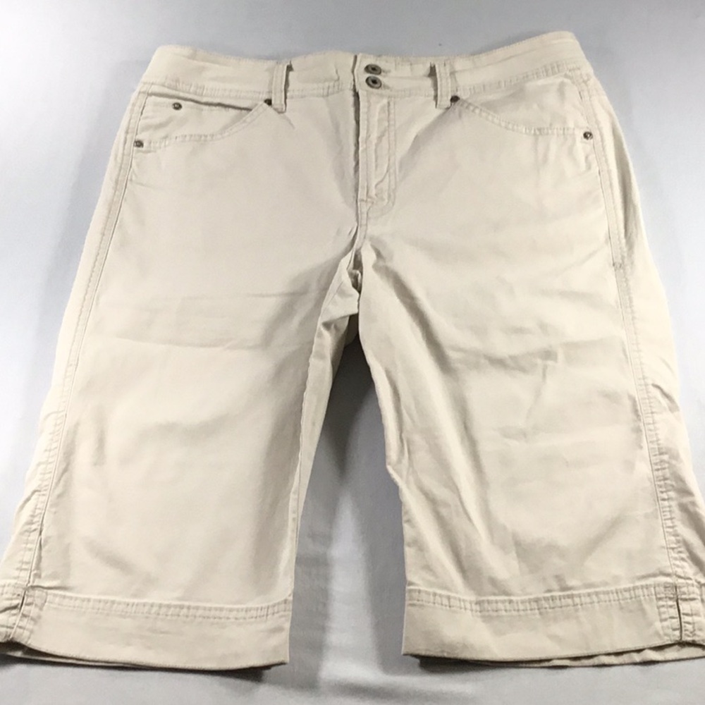 Bandolino Size 14 Summer Classic Style Stone Colored Capris Neutral Stretchy